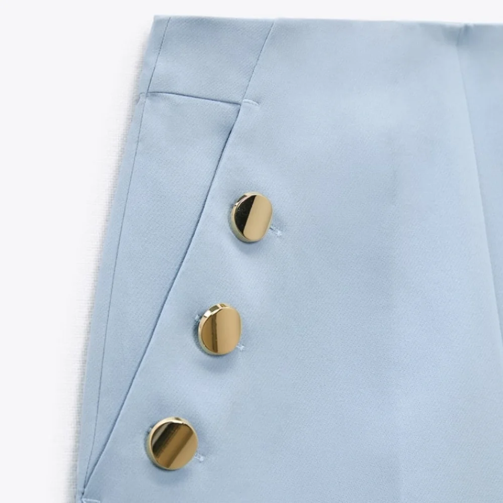 Zara* bermuda blue shorts with gold buttons - Picture 8 of 8